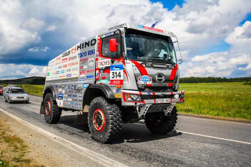 Idemitsu выступит техническим спонсором команды на ралли «Дакар» Truck_Hino_Team_Sugawara_800.jpg